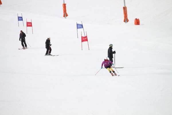 عکاسی از مسابقه خیریه اسکی اتاق بازرگانی ایران و سوئیس